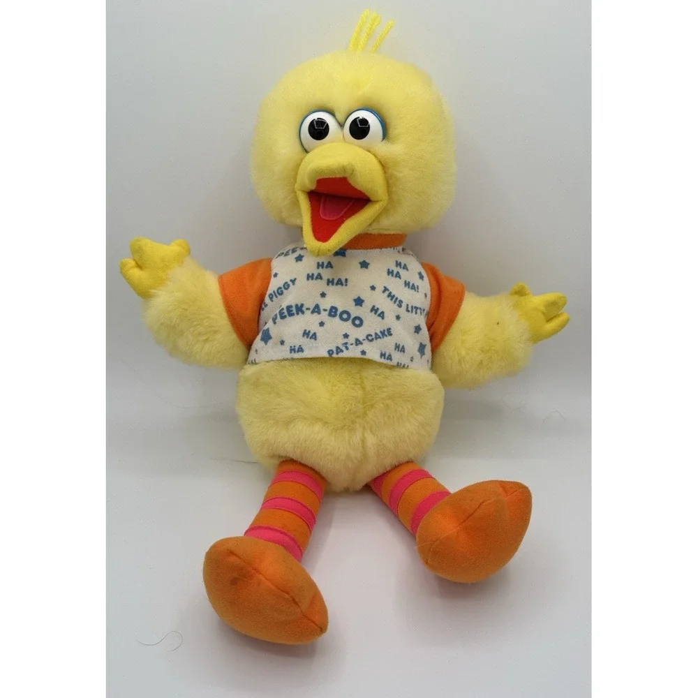 Vintage‎ 1996 Pick-A-Boo Singing Big Bird Plush Toy - Sesame Street